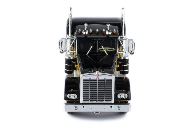 1:64 Smokey & the Bandit - 1976 Kenworth W900 - Black with Trailer PREORDER MAY