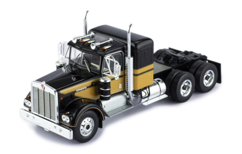 1:64 Smokey & the Bandit - 1976 Kenworth W900 - Black with Trailer PREORDER MAY