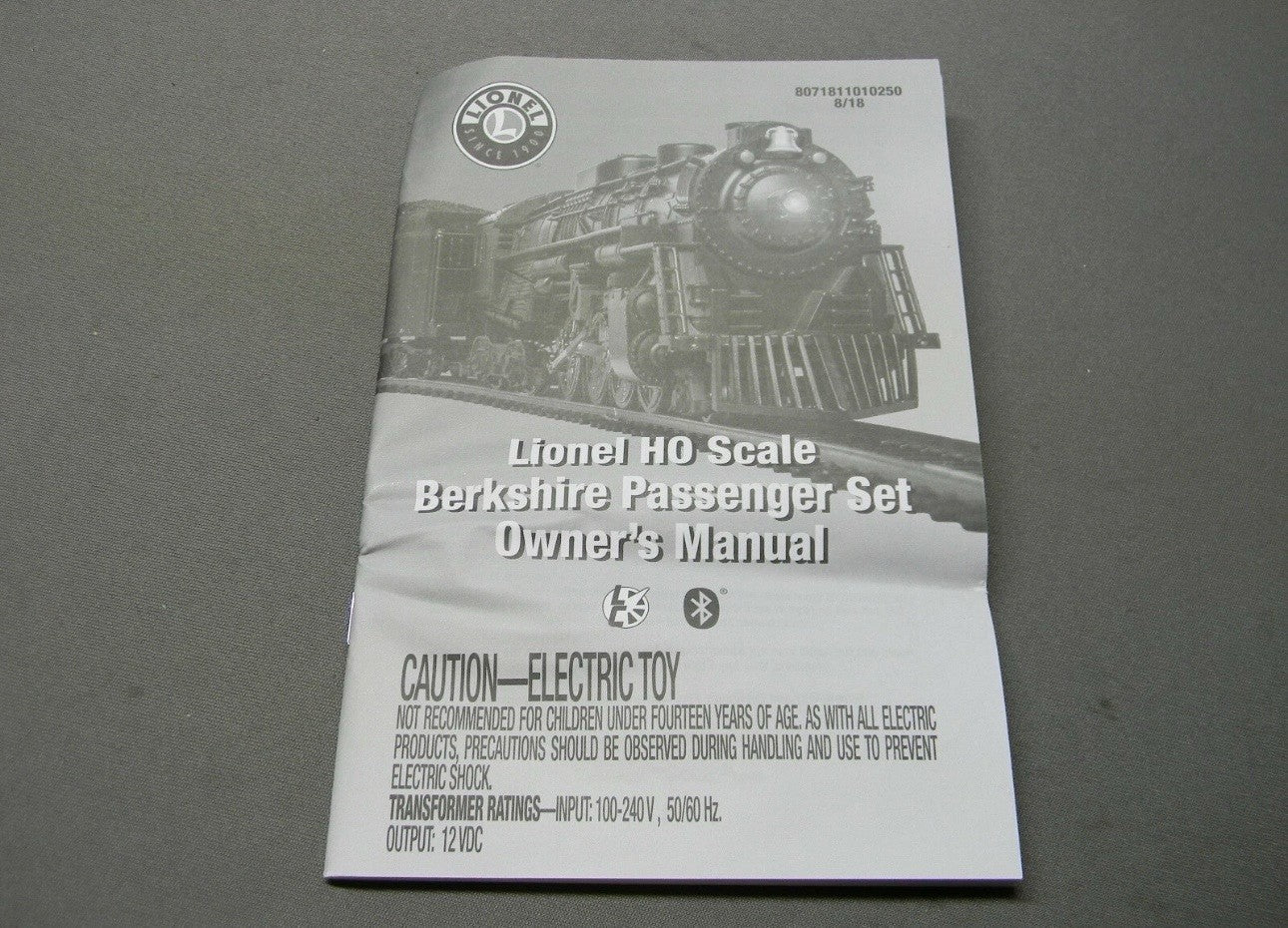 LIONEL HO SCALE POLAR EXPRESS TRAIN SET Sleigh Santa Remote Track 871811010 NEW