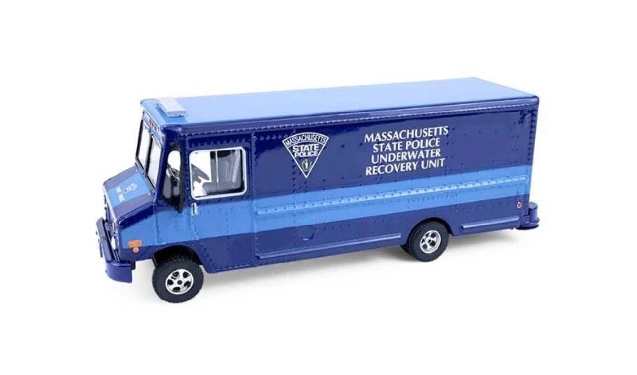 2019 Step Van - Massachusetts State Police 1:64 - Greenlight 33260C Discontinued by manufacturer — final inventory.