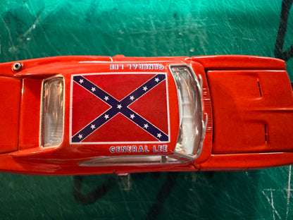 1/64 GENERAL LEE Johnny Lightning (New England Dukes Exclusive)