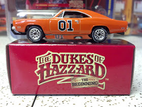 COY DUKE BYRON CHERRY Autographed 1:64 General Lee Johnny Lightning Series 4